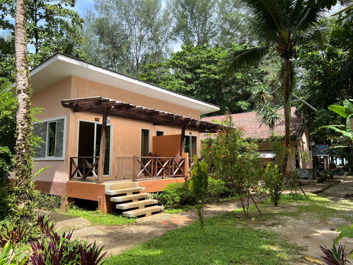 Ao Thong Beach Resort Bang Sak Buitenkant foto
