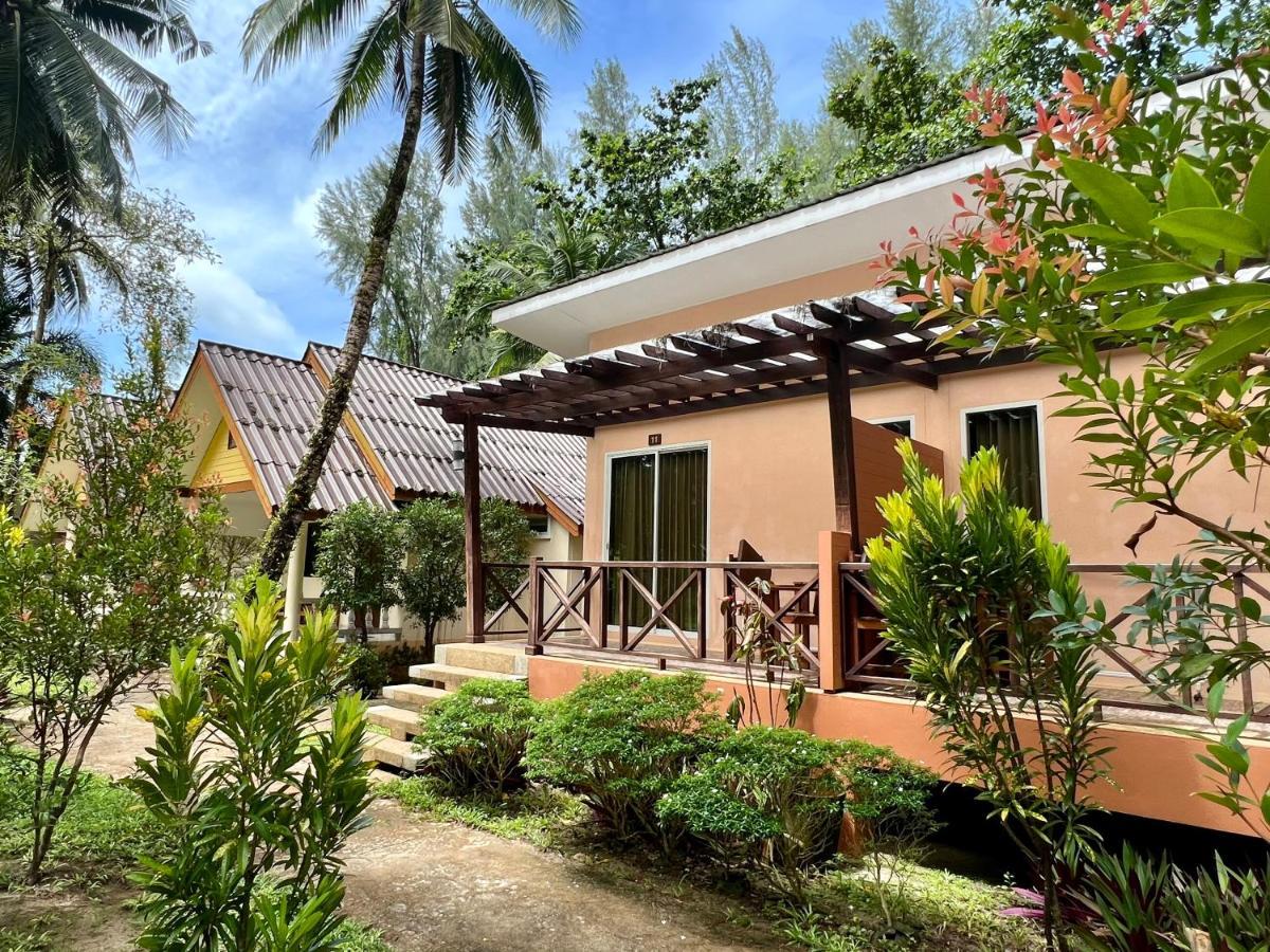 Ao Thong Beach Resort Bang Sak Buitenkant foto