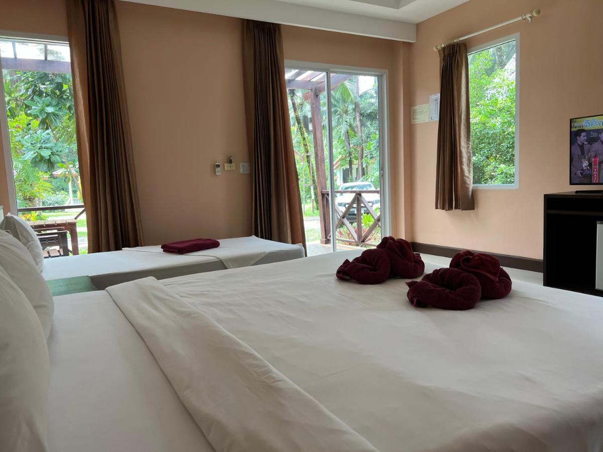 Ao Thong Beach Resort Bang Sak Buitenkant foto