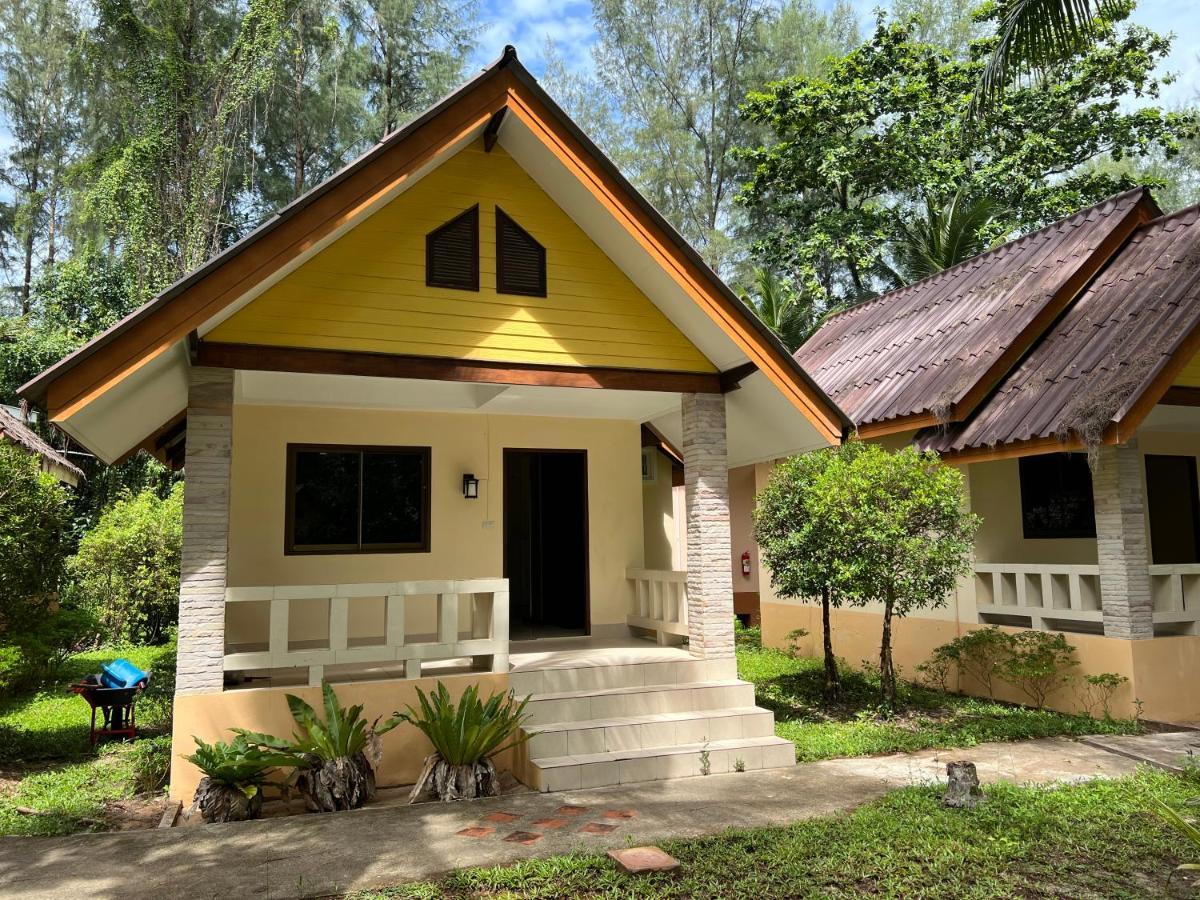 Ao Thong Beach Resort Bang Sak Buitenkant foto