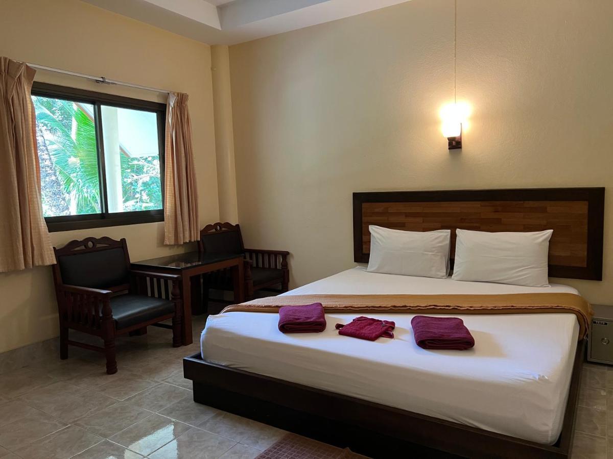 Ao Thong Beach Resort Bang Sak Buitenkant foto