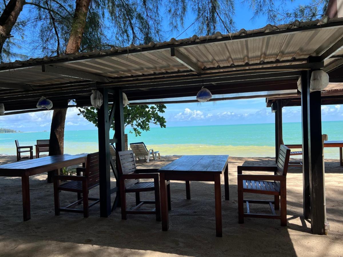 Ao Thong Beach Resort Bang Sak Buitenkant foto