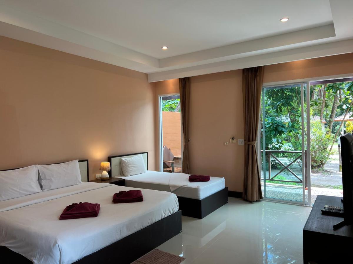 Ao Thong Beach Resort Bang Sak Buitenkant foto