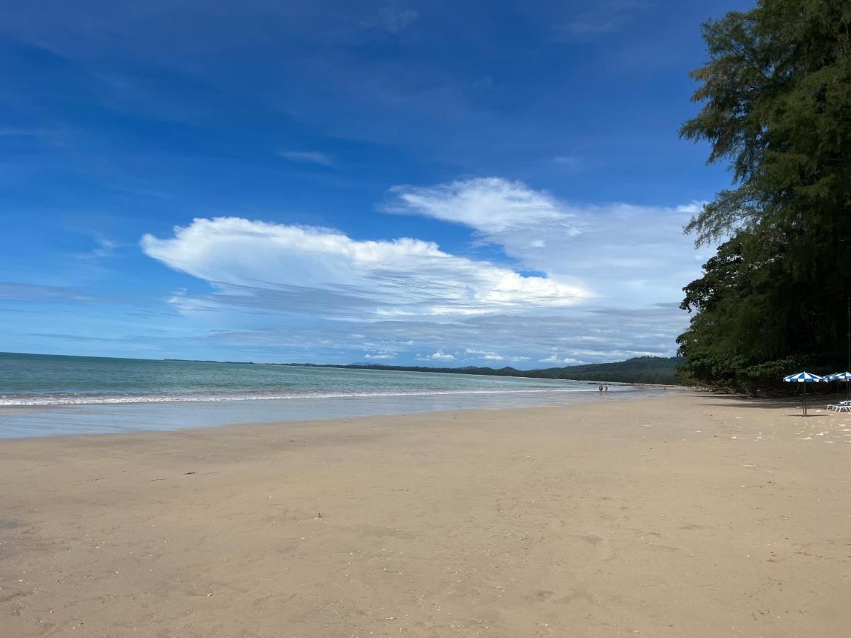 Ao Thong Beach Resort Bang Sak Buitenkant foto