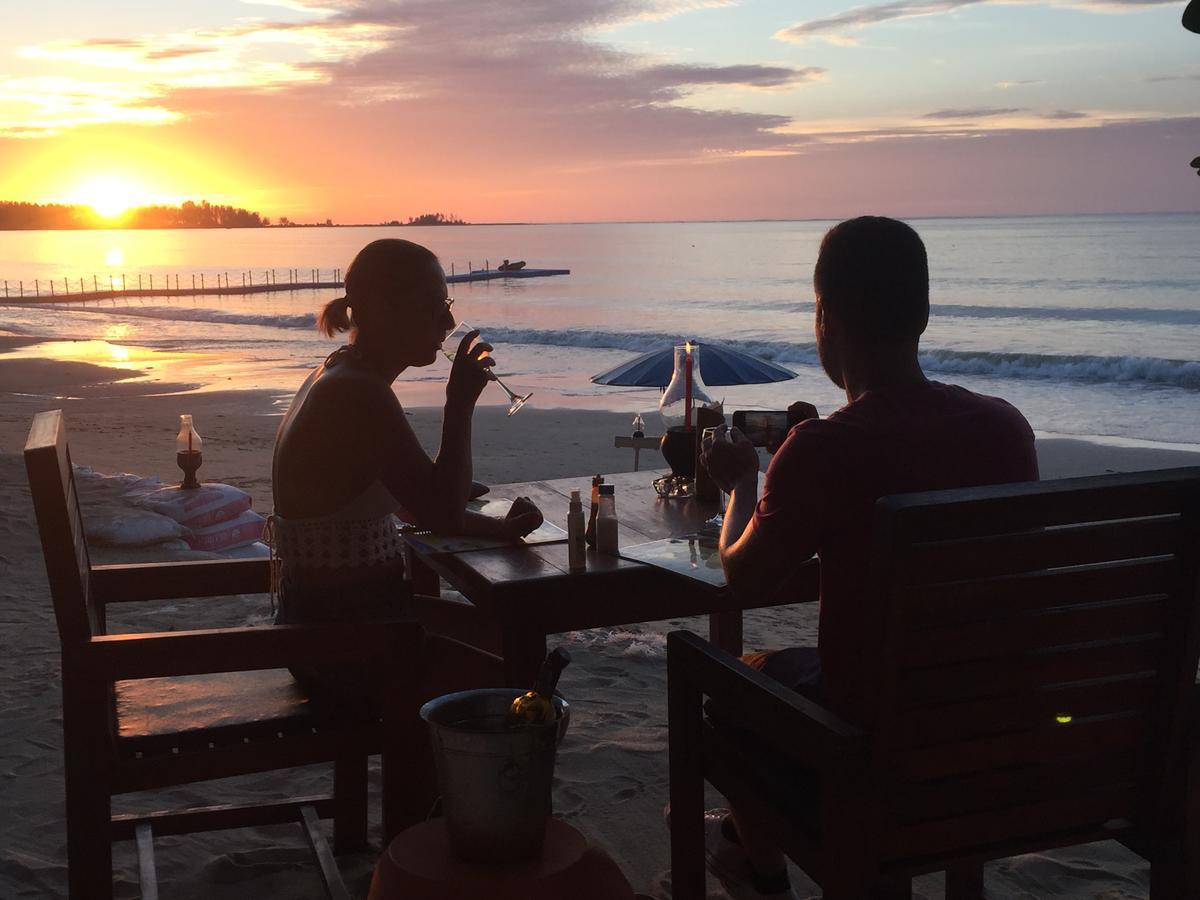 Ao Thong Beach Resort Bang Sak Buitenkant foto