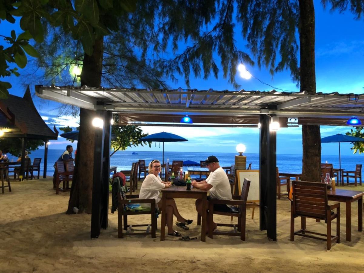 Ao Thong Beach Resort Bang Sak Buitenkant foto