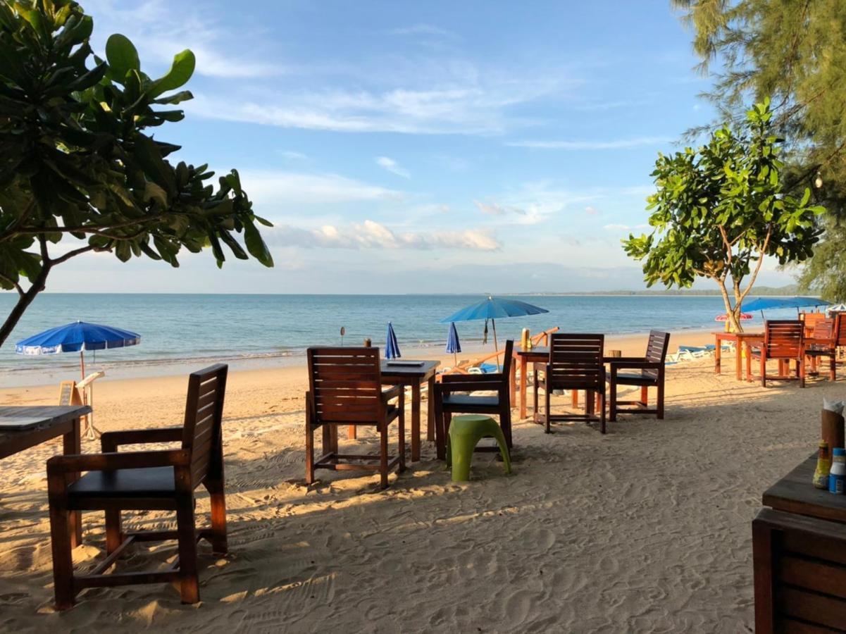Ao Thong Beach Resort Bang Sak Buitenkant foto