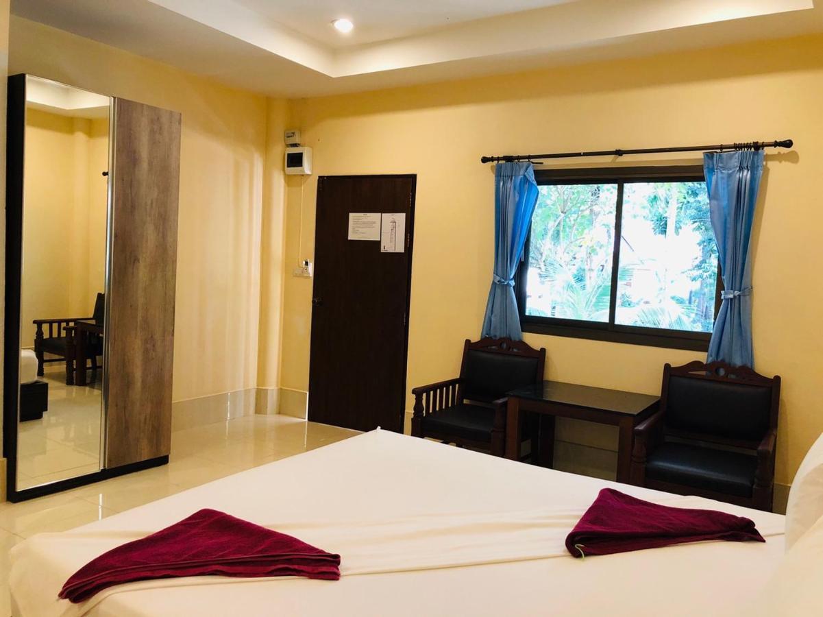 Ao Thong Beach Resort Bang Sak Buitenkant foto