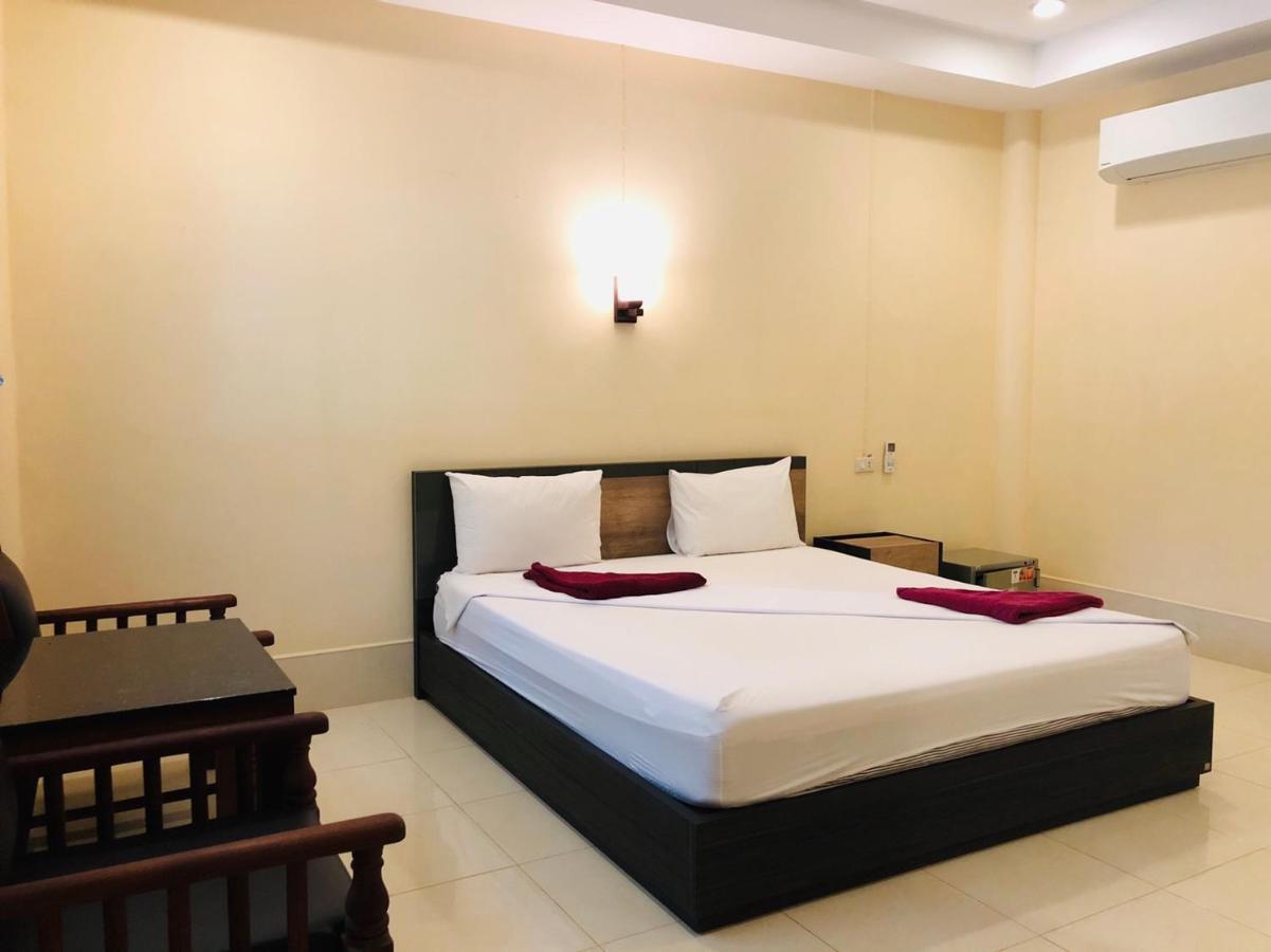 Ao Thong Beach Resort Bang Sak Buitenkant foto