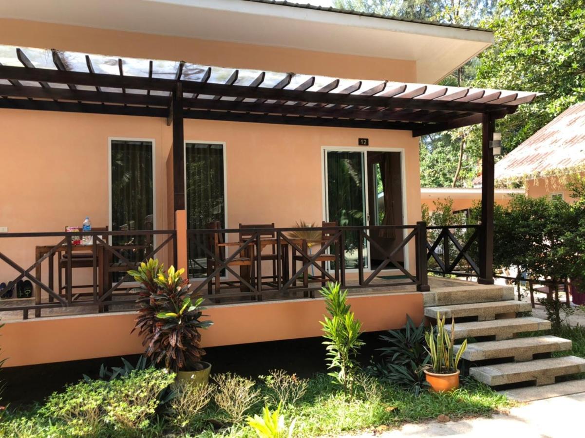 Ao Thong Beach Resort Bang Sak Buitenkant foto