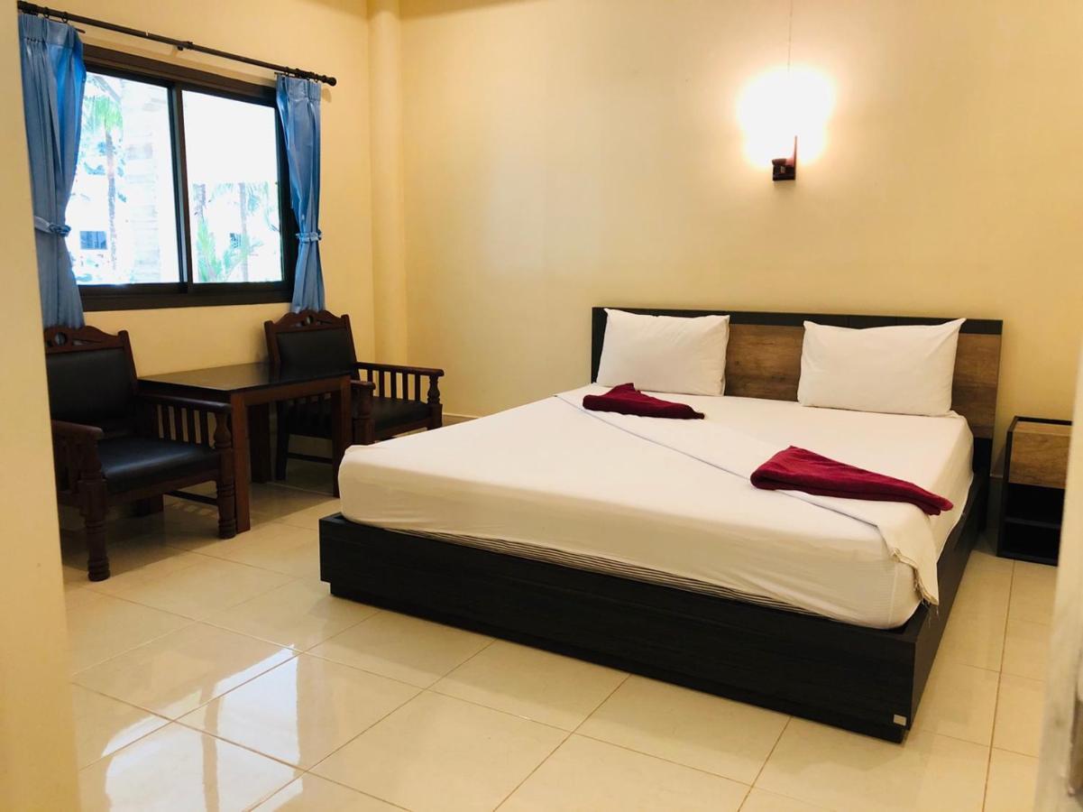 Ao Thong Beach Resort Bang Sak Buitenkant foto